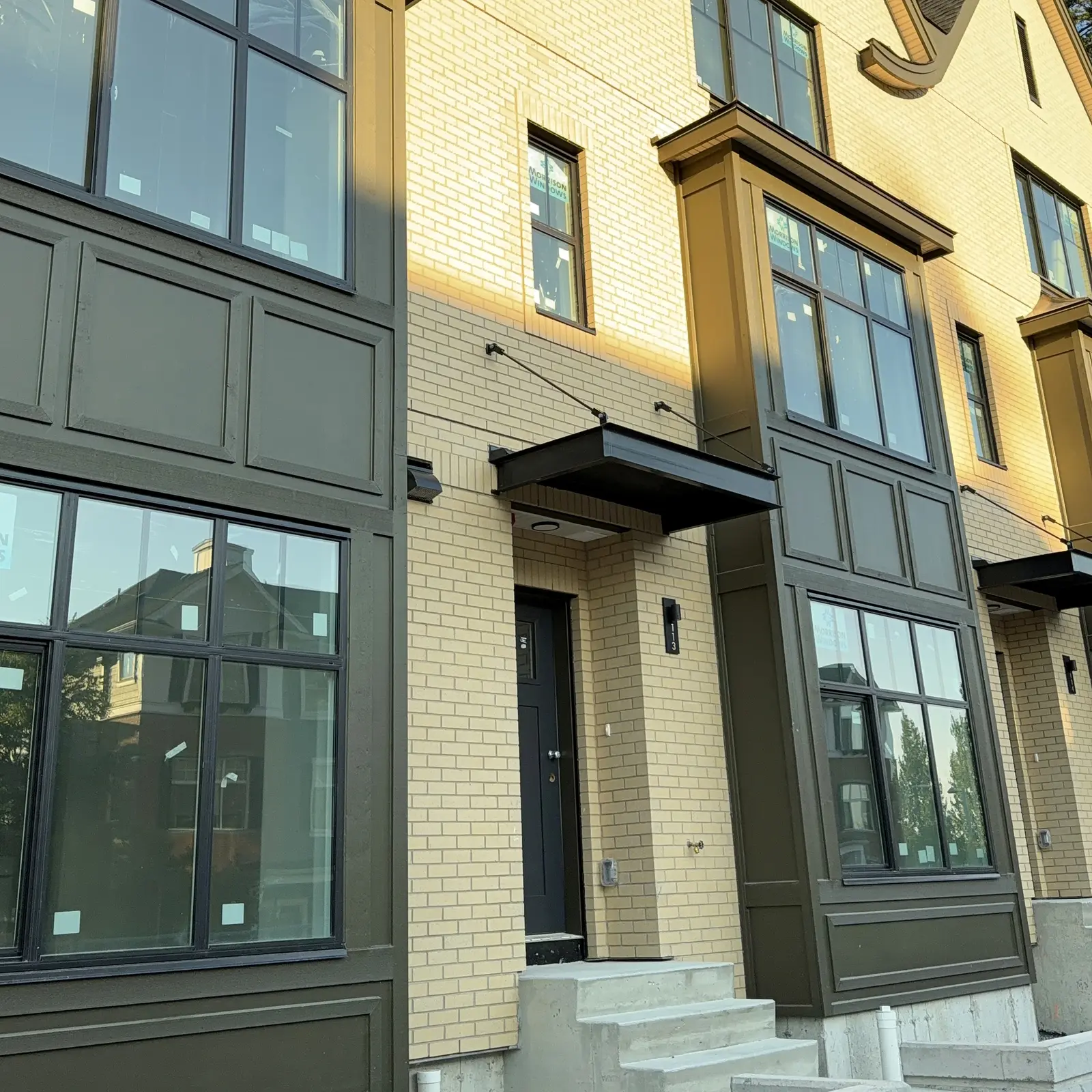 Exterior Finishing & Cladding, craftsmanship close-up by Moonrise Construction, Fraser Valley